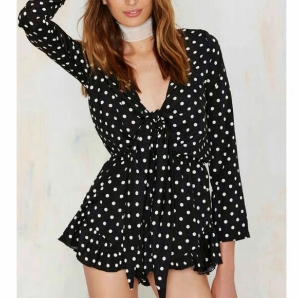 Deep plunging neckline ruffle dots ruffle romper - Picture 5 of 5